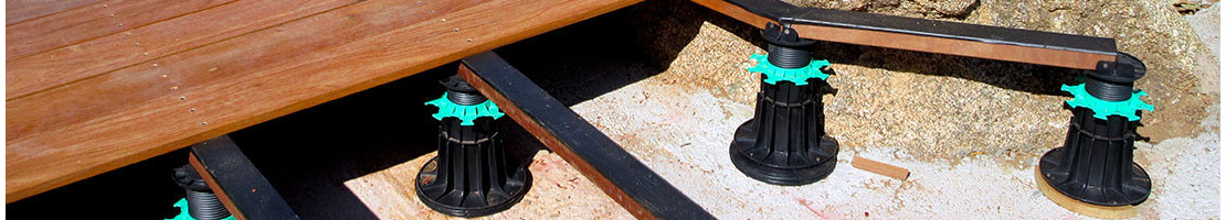 Decking riser pedestals