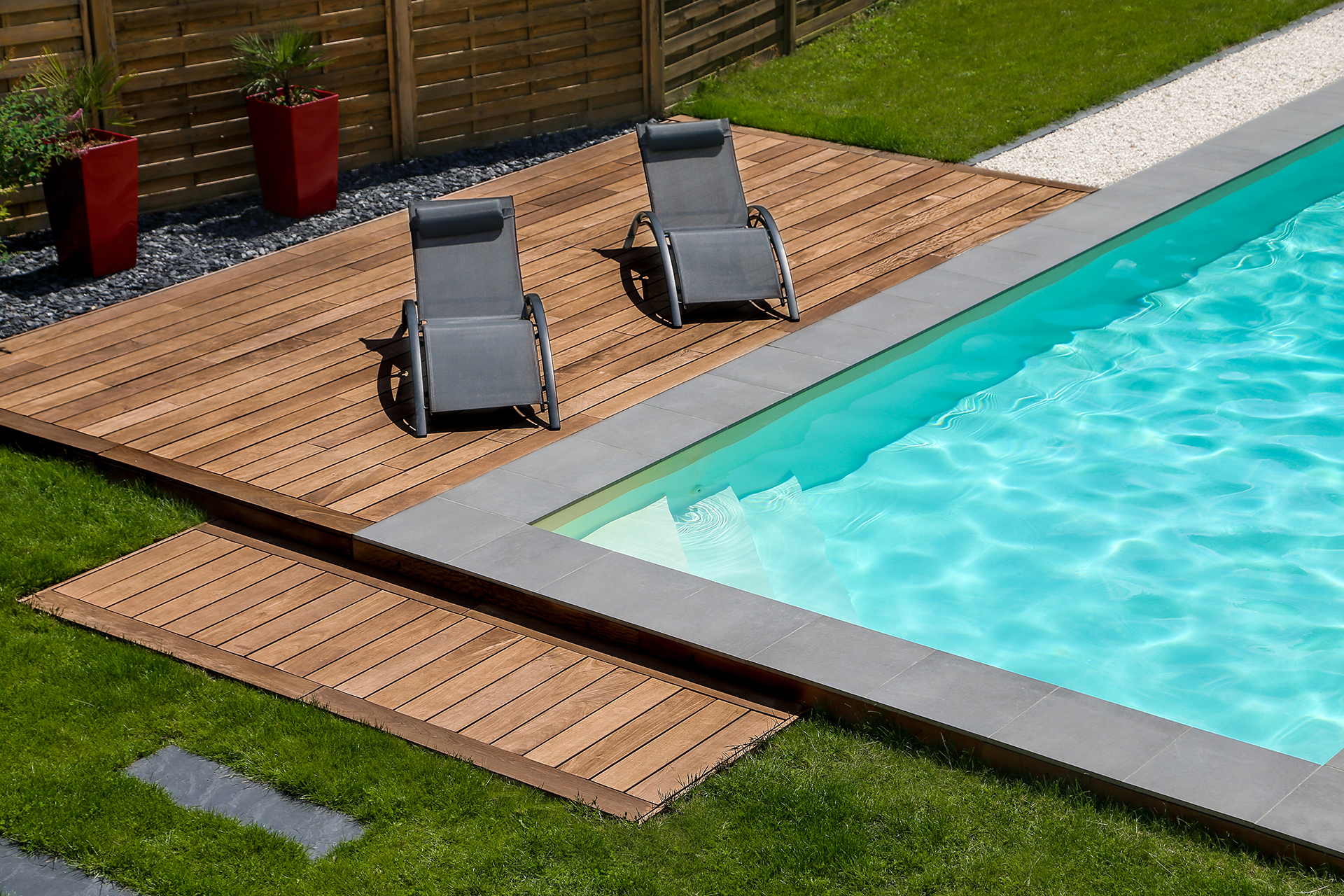 Plot terrasse piscine réglable 50-80mm JOUPLAST