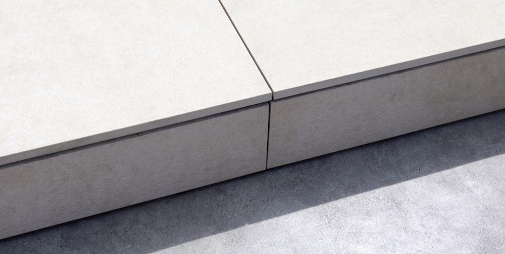 finition latérale de terrasse invisible avec la plaque a dalle jouplast