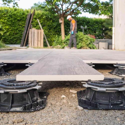 Les-plots-autonivelants-JOUPLAST-de-la-gamme-ESSENTIEL-ou-CLEMAN