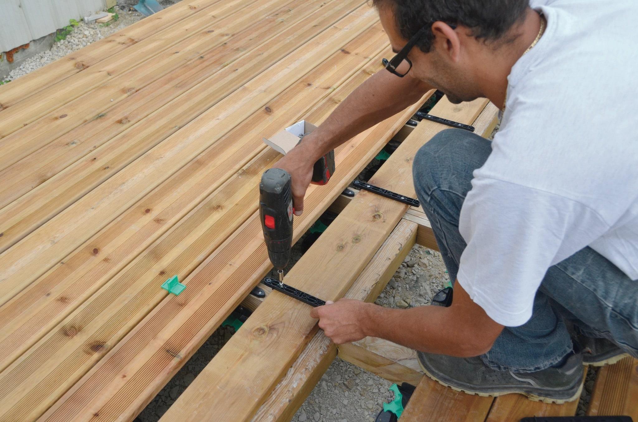 poser une terrasse en bois sur plot
